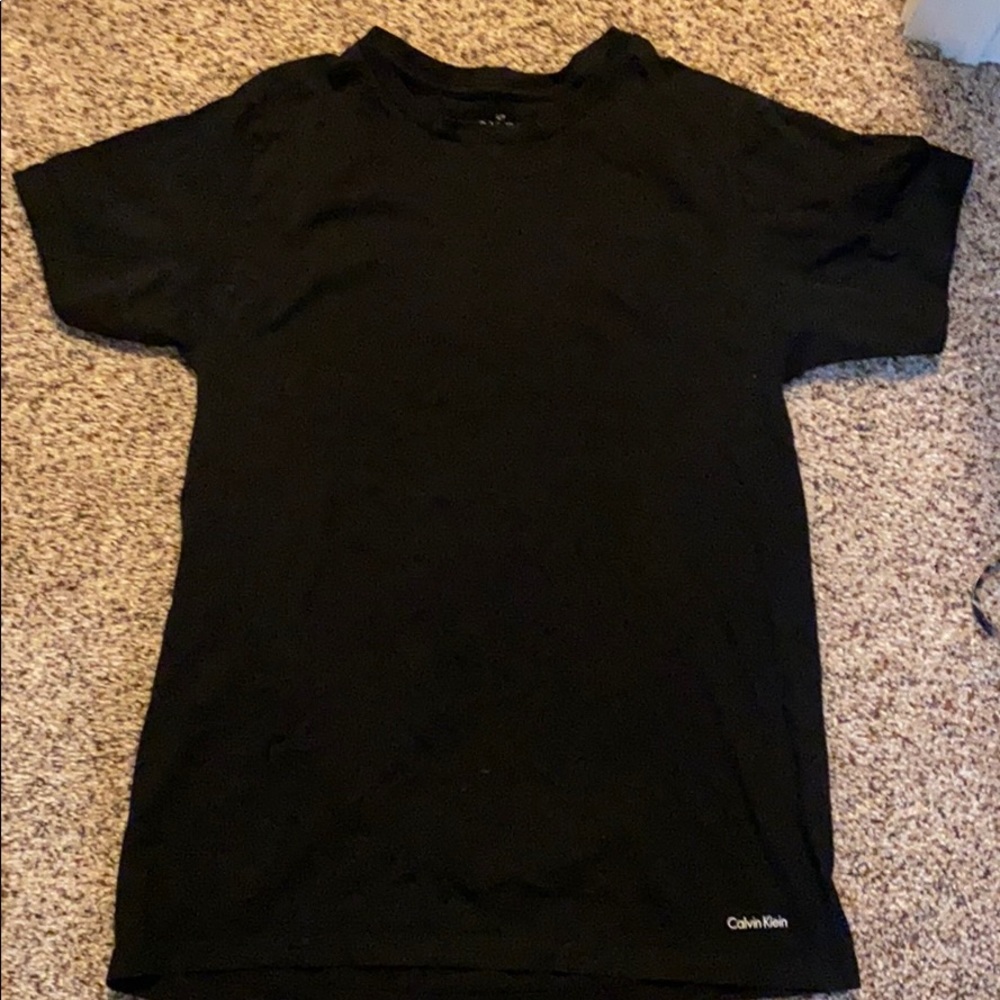 Black tee